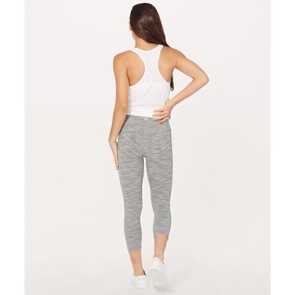 Lululemon Wunder Under Crop gray size 4 - Picture 4 of 11